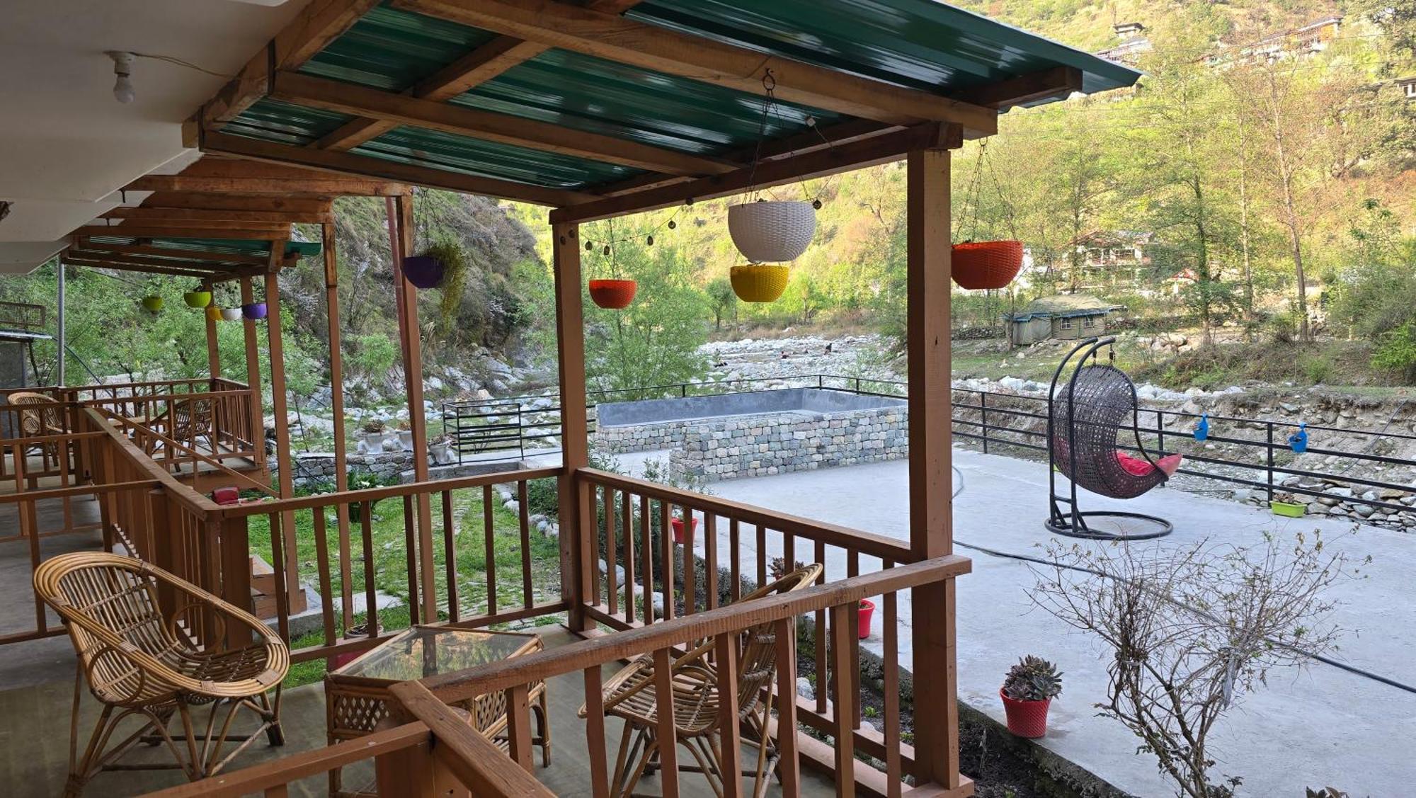 Sharda Resort-Tirthan Valley Banjar Exterior photo